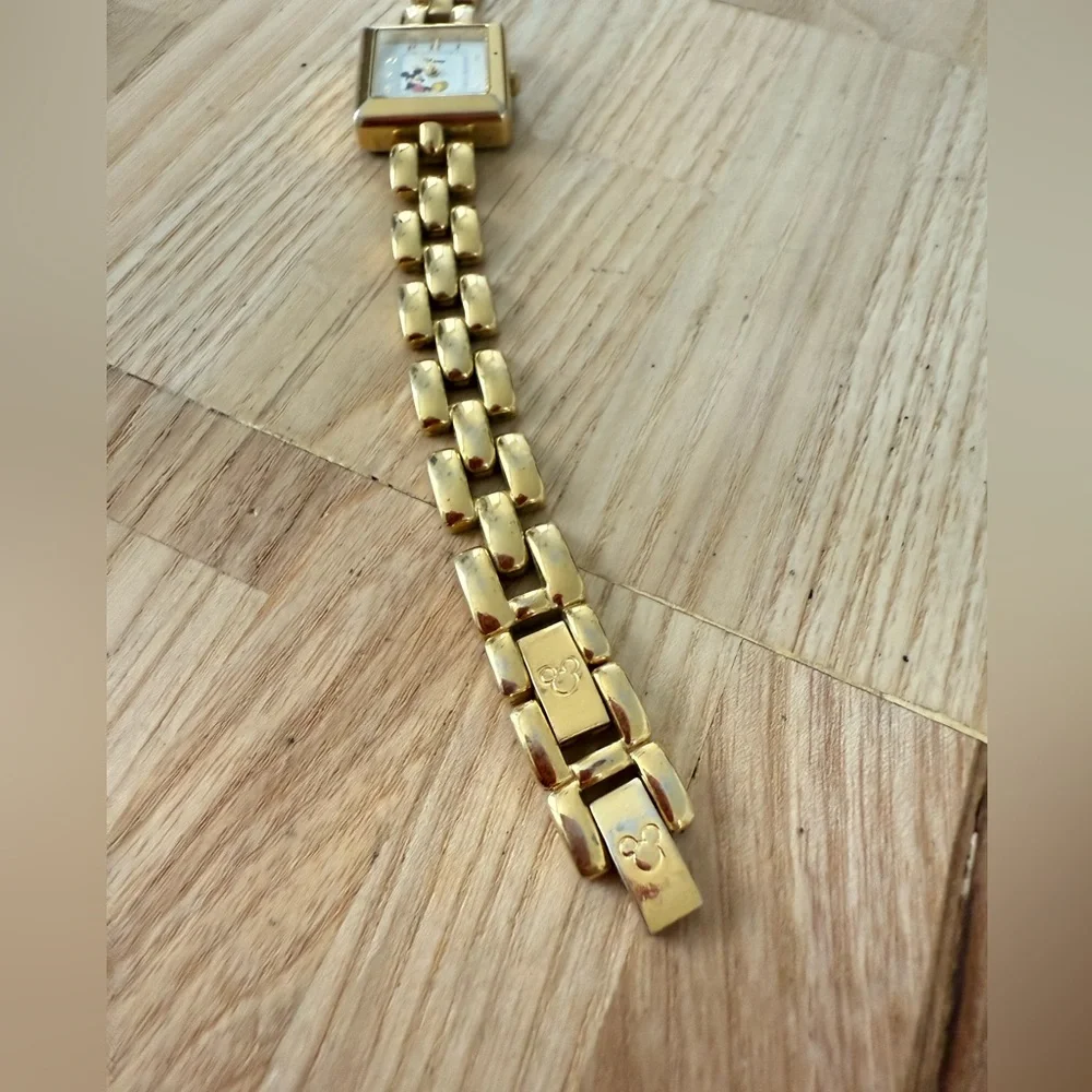 Vintage SII Seiko Disney ladies square gold tone Mickey Mouse watch NEW BATTERY
